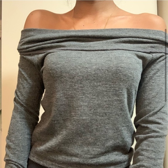 Forever 21 off the shoulder shirt - Picture 3 of 5